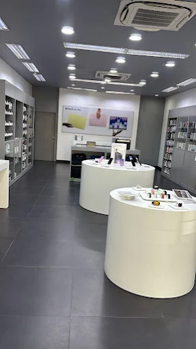 Aptronix-Apple Premium Reseller-Kamla Nagar store image 3