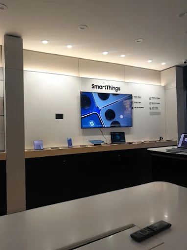 Samsung Experience Store- Uttam Nagar-Dwarka store image 3