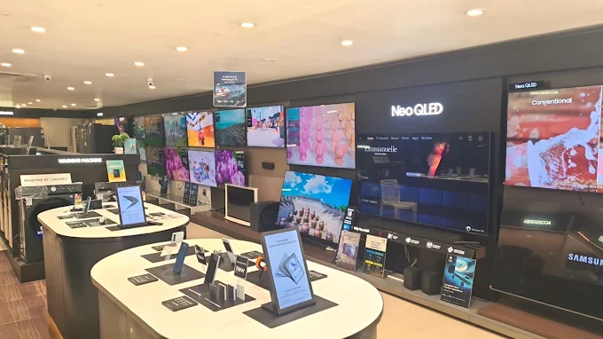 Samsung SmartPlaza - Parvati Electronics-Lucknow store image