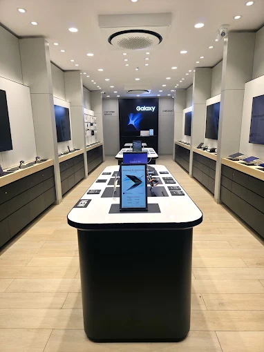 Samsung Experience Store- Sindhu Bhavan Marg store image