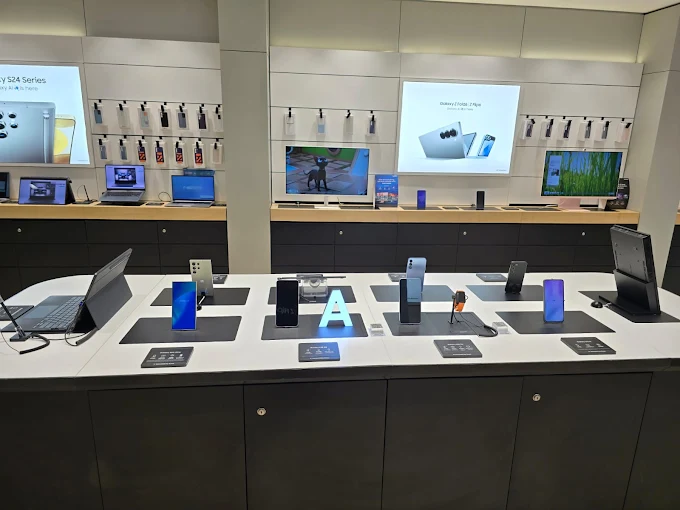 Samsung Experience Store- Prahlad Nagar Road store image