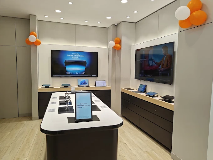 Samsung Experience Store- Sadar Mangalwari- Nagpur store image 3