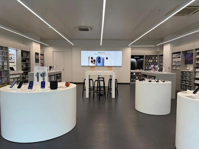Unicorn-Apple Premium Partner-Prahlad Nagar store image 3