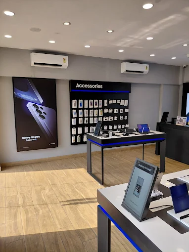 Samsung Experience Store- Palod store image 4