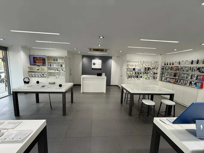 Aptronix-Apple Premium Reseller-Nikol store image 3