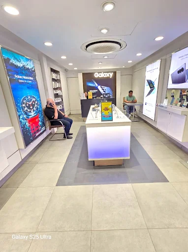 Samsung Experience Store- Patel Nagar store image 3