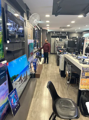 Samsung Smart Plaza - Modern Electronics, Chandigarh store image 3