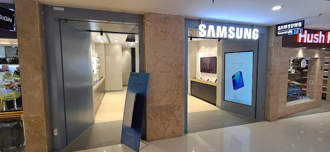 Samsung Experience Store- Logix Mall, Noida store image 4