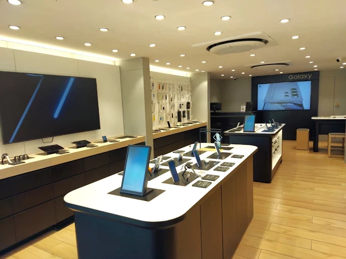 Samsung Experience Store New- Udaipur, Fatehpura store image 4