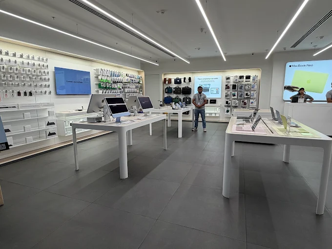 Aptronix -Apple Premium Partner-Bhutani Mall, Noida store image 3