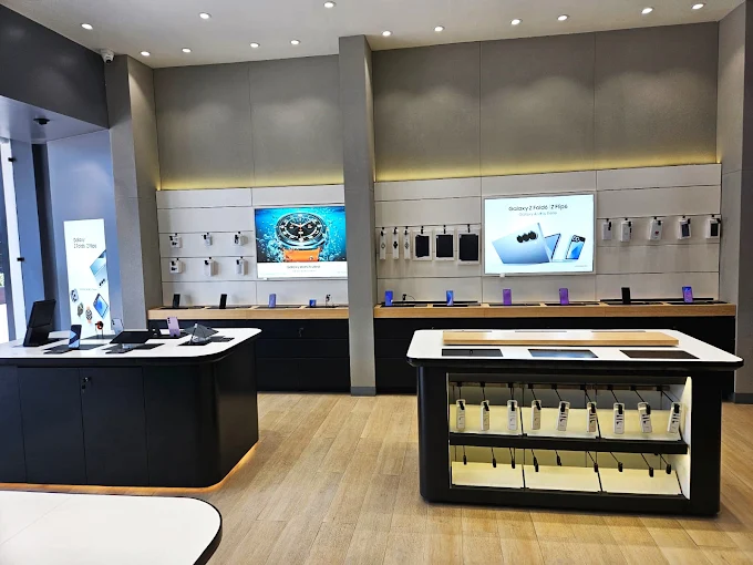 Samsung Experience Store- Bhucho Mandi, Bathinda store image 3