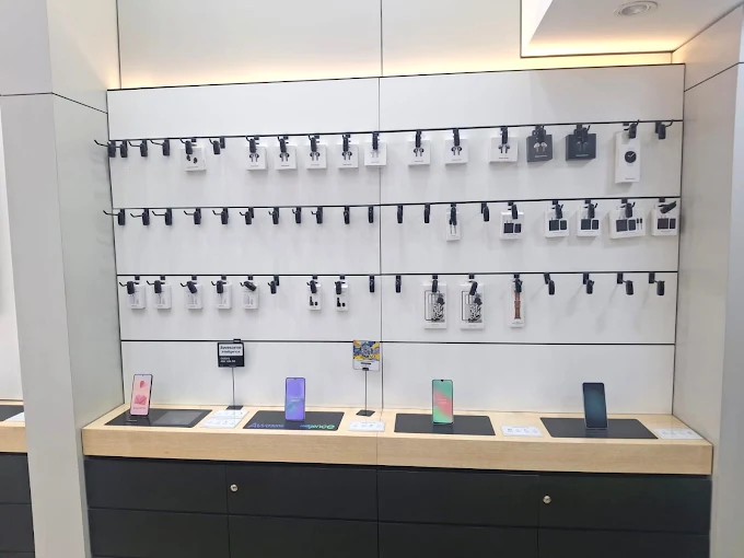 Samsung Experience Store- Balaji Nagar store image 4