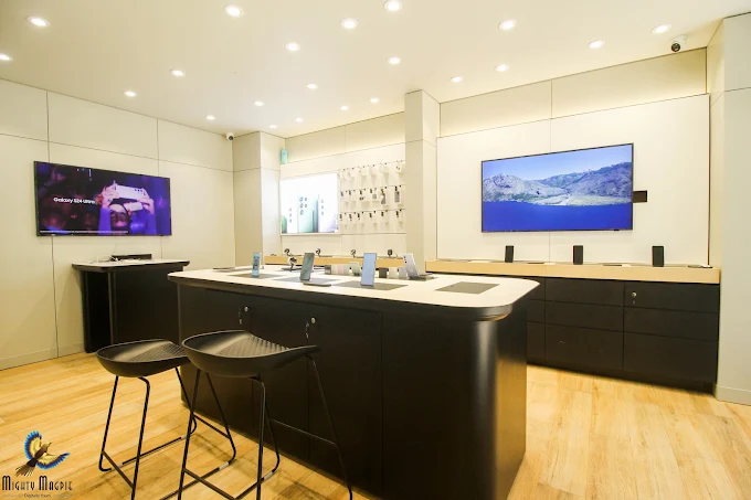 Samsung Experience Store-Nashik- College Road thumbnail 4