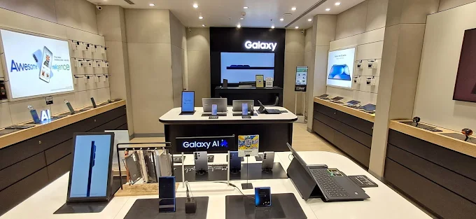 Samsung Experience Store- Logix Mall, Noida store image 3