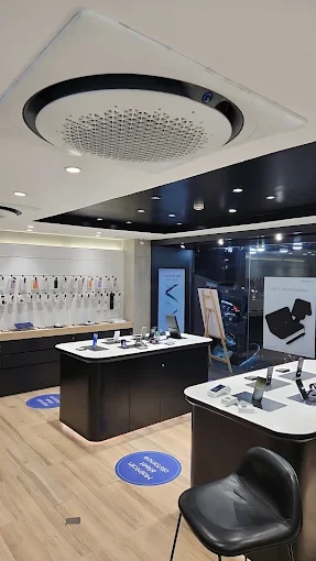 Samsung Experience Store- UB Colony store image 3