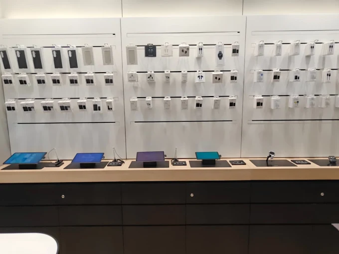 Samsung Experience Store - Phoenix Mall, Bareilly thumbnail 4