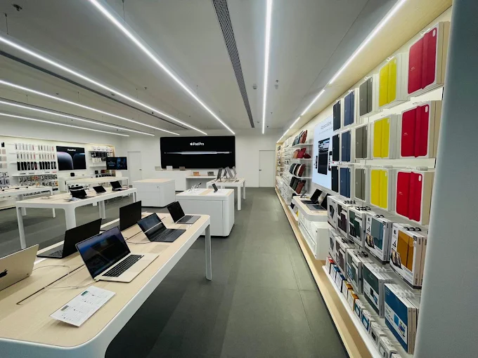 Unicorn-Apple Premium Partner-Goregoan store image 3
