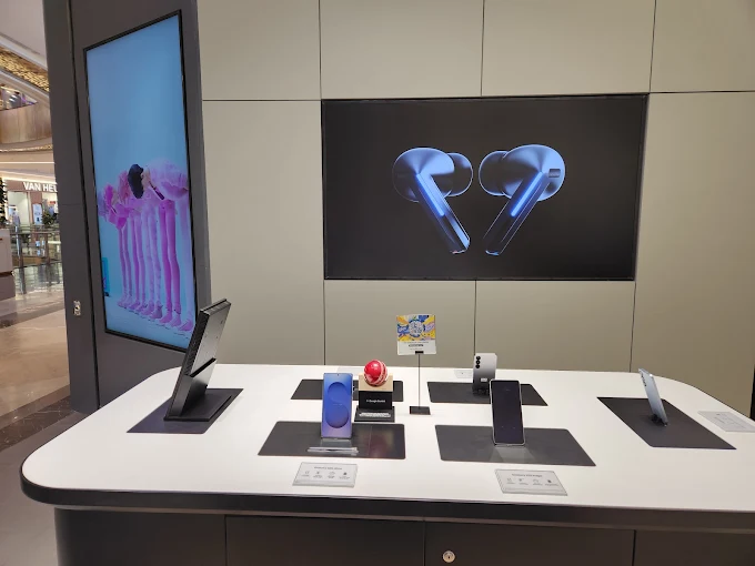 Samsung Experience Store- Pitampura thumbnail 4