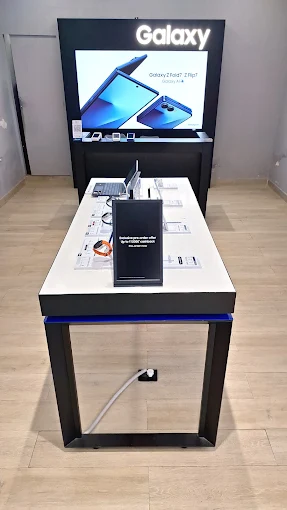 Samsung Experience Store- Vishwas Nagar Shahdara store image 3