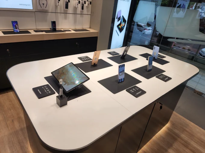 Samsung Experience Store- Ashiyana-Lucknow store image 3