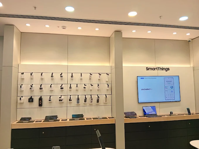 Samsung Experience Store- Hebbagodi M5 Ecity Mall store image 4