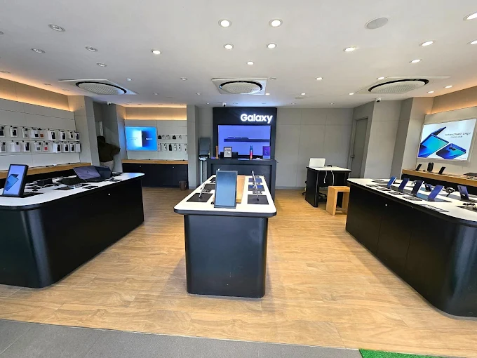 Samsung Experience Store- South Bopal store image 4