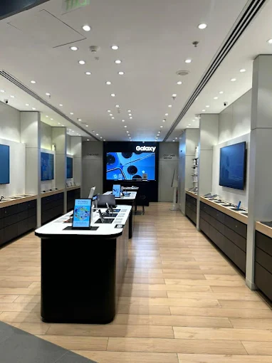 Samsung Experience Store- Amanora Mall store image