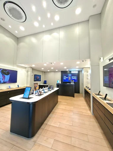 Samsung Experience Store- Pimple Saudagar store image 4
