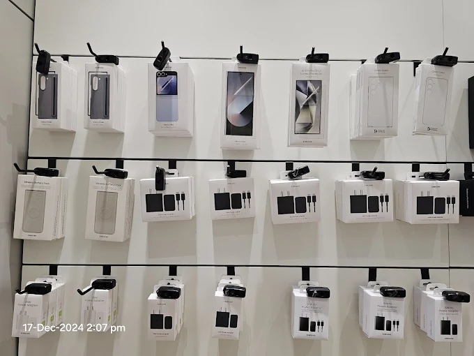 Samsung Experience Store- Amanora Mall thumbnail 5