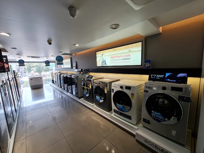 Samsung Smart Plaza - Mann Traders, Patiala store image 3