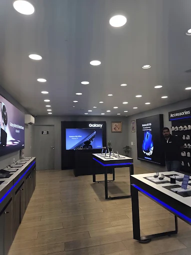 Samsung Experience Store- Paras Pearls Mall,Agra store image 3