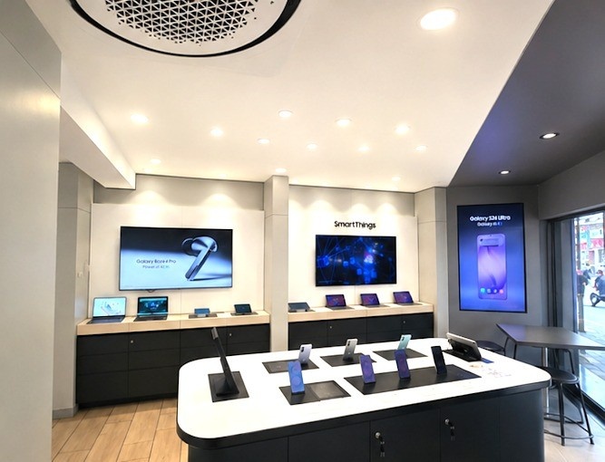 Samsung Experience Store- Sadashiv Peth store image 3