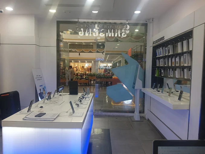Samsung Experience Store- Wave Mall-Lucknow store image