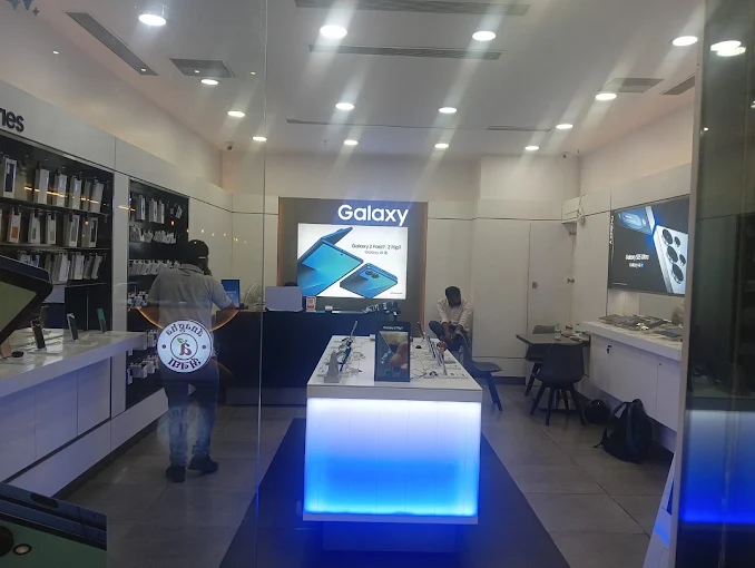 Samsung Experience Store- Wave Mall-Lucknow store image 4