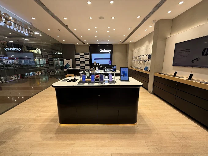 Samsung Experience Store Crown- Interiorz Mall, Faridabad thumbnail 4
