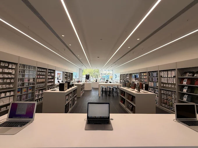 iVenus - Apple Premium Reseller, Rajkot store image 3