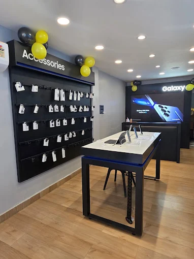 Samsung Experience Store- Vinoba Nagar, Prayagraj store image 3