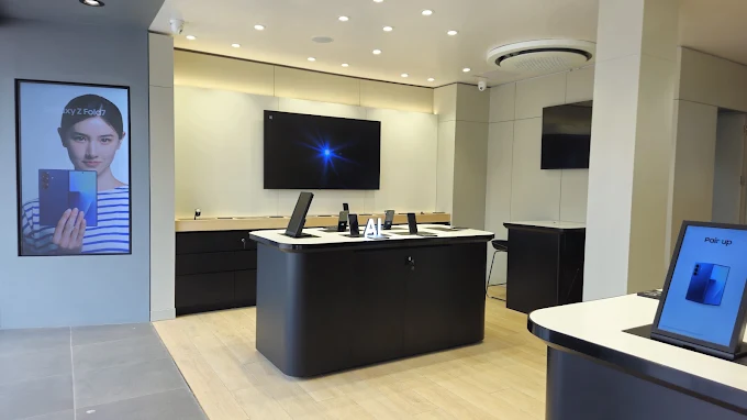 Samsung Experience Store- Karmanghat store image 3