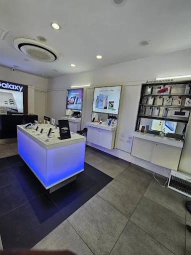 Samsung Experience Store- Dwarka, Sector 12 store image 3