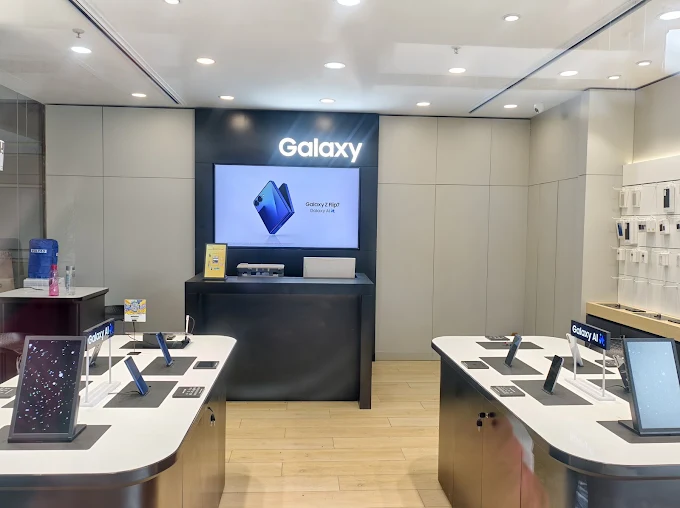 Samsung Experience Store- Viva City Mall store image 3