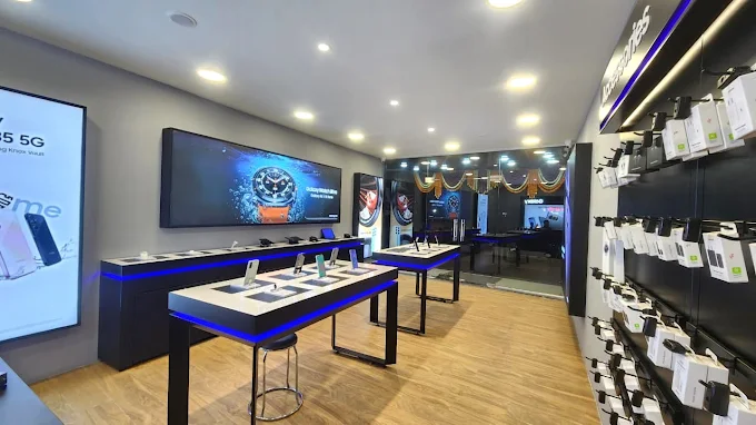 Samsung Experience Store- Charholi BK store image 3