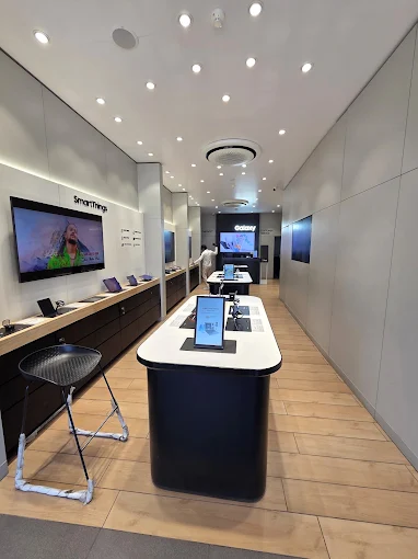 Samsung Experience Store- Manimajra, Chandigarh thumbnail 4