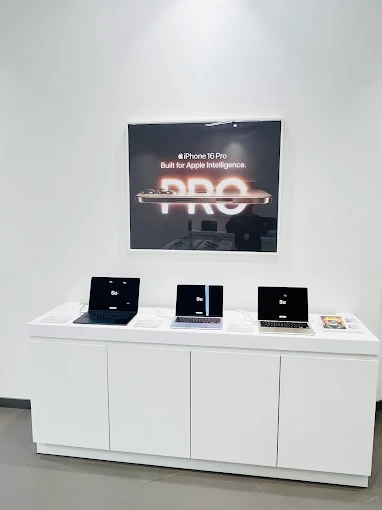 Unicorn-Apple Premium Partner-Kandevli store image 3