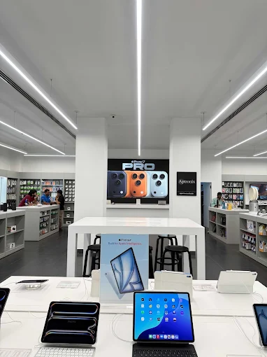 Aptronix-Apple Premium Reseller-Begumpet store image 3