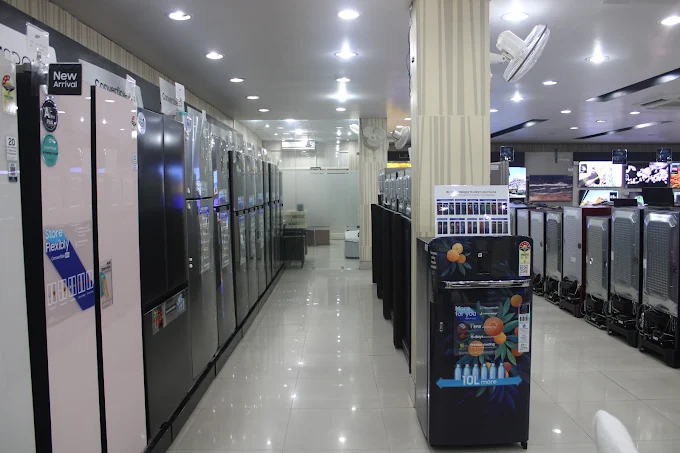 Samsung SmartPlaza - Esquire Electronics, Sardar Bazar, Meerut store image 3