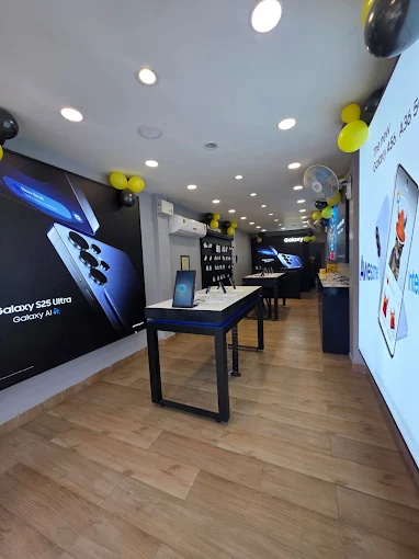 Samsung Experience Store- Vinoba Nagar, Prayagraj store image