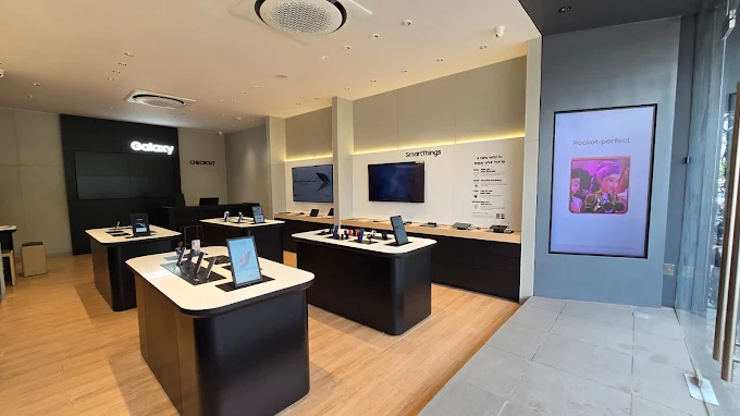 Samsung Experience Store- MI Road store image 3