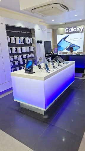 Samsung Experience Store- Dwarka, Sector 7 store image 3