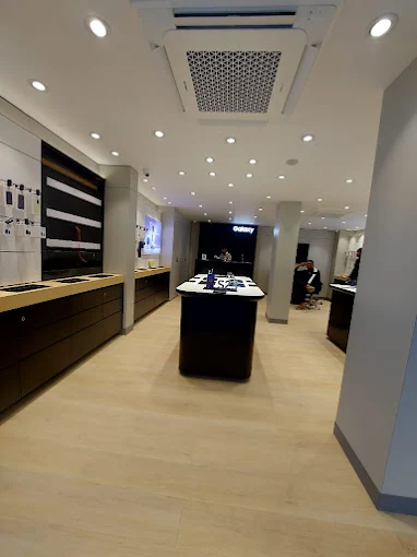 Samsung Experience Store- Motera Sangath Mall 1 store image 3