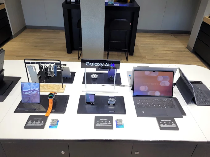 Samsung Experience Store- Thoraipakkam store image 4